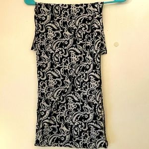 BLACK/WHITE INFINITY SCARF